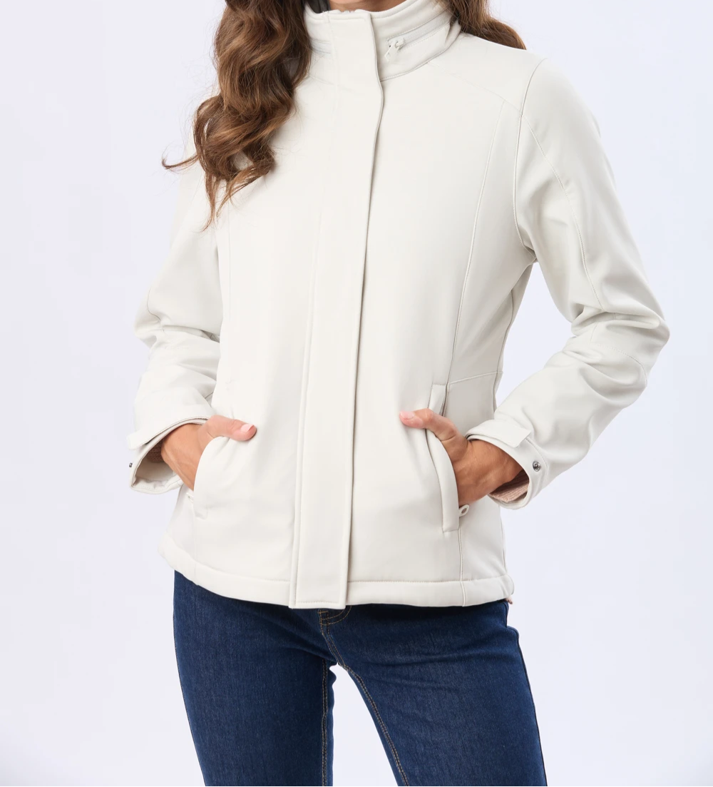 Campera de neopreno con capucha