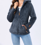 Campera con capucha sherpa
