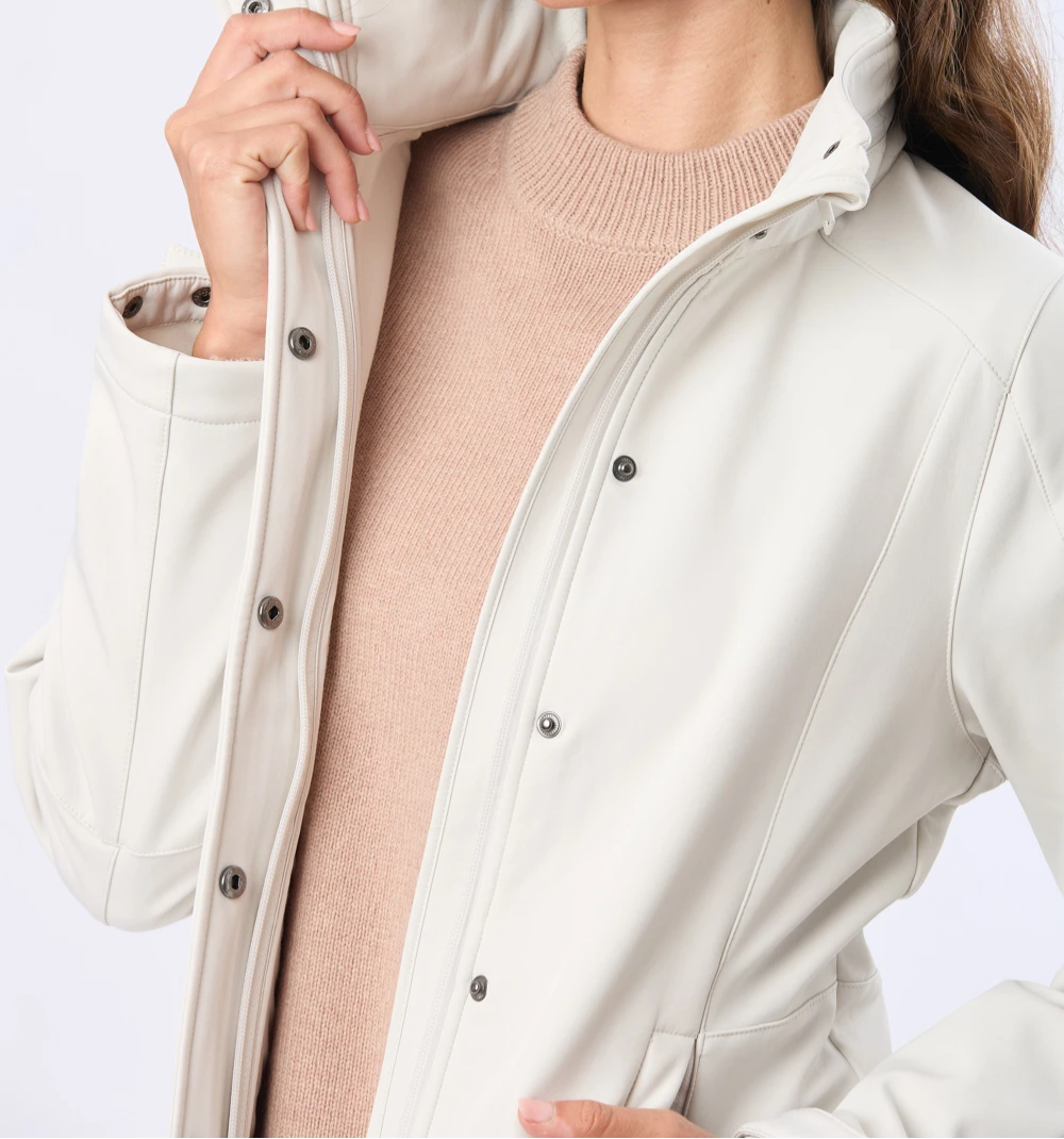 Campera de neopreno con capucha