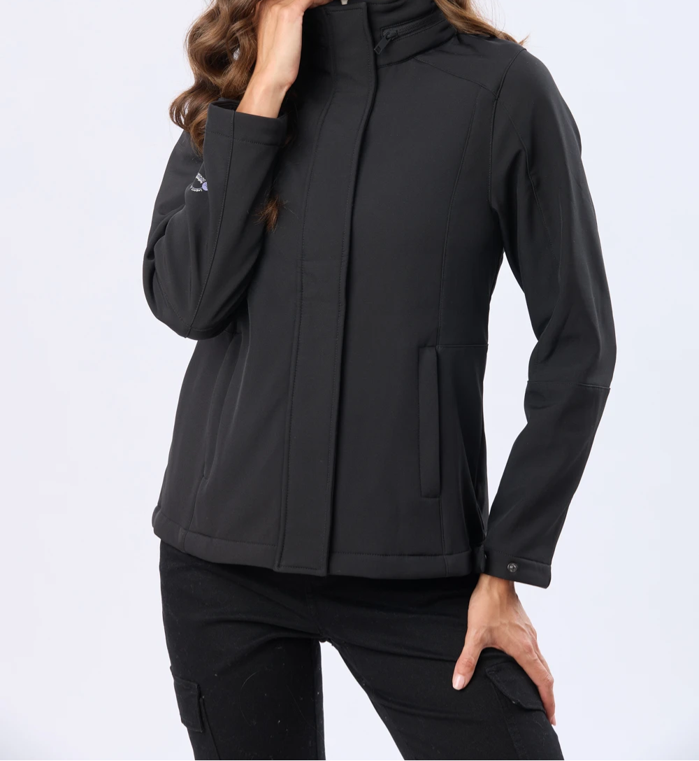 Campera de neopreno con capucha
