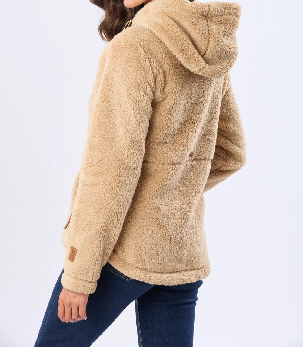 Campera con capucha sherpa