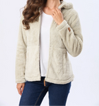 Campera con capucha sherpa