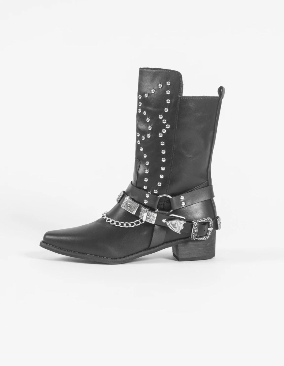 Botas con Tachas
